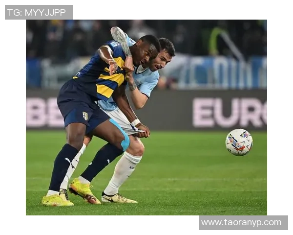 穿两套足球服的球星揭秘 他为何在比赛中换服亮相背后真相曝光 穿两套足球服的球星揭秘 他为何在比赛中换服亮相背后真相曝光