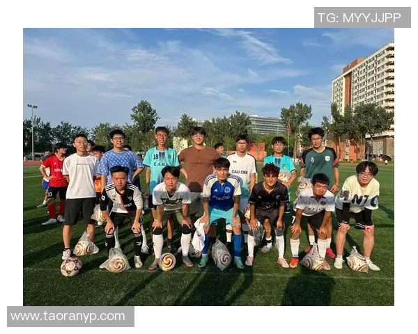 绿茵闪耀瞬间耐克足球巨星奋战赛场激情燃动青春 绿茵闪耀瞬间耐克足球巨星奋战赛场激情燃动青春